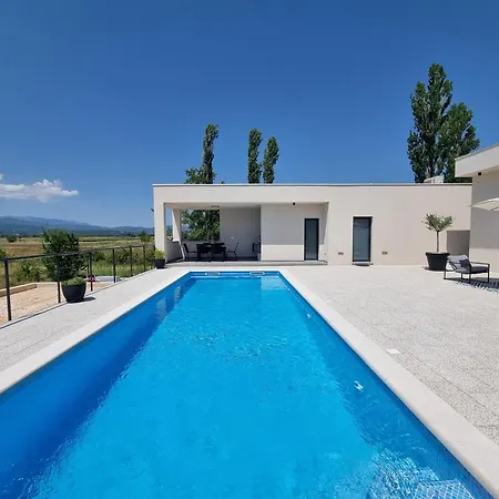 Nami Villa *